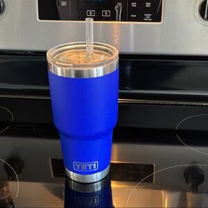 Yeti Blue Tumbler with Clear Lid and Straw
